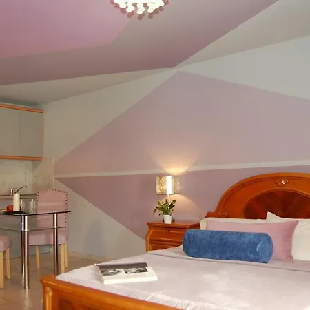 Hotel apartamentowy Alkyoni & 3*