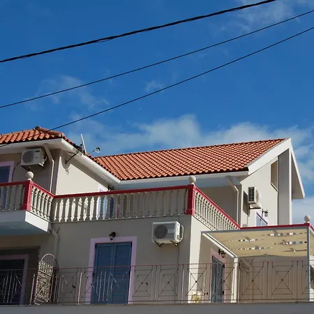 Alkyoni & Hotel apartamentowy Poros (Kefalonia)