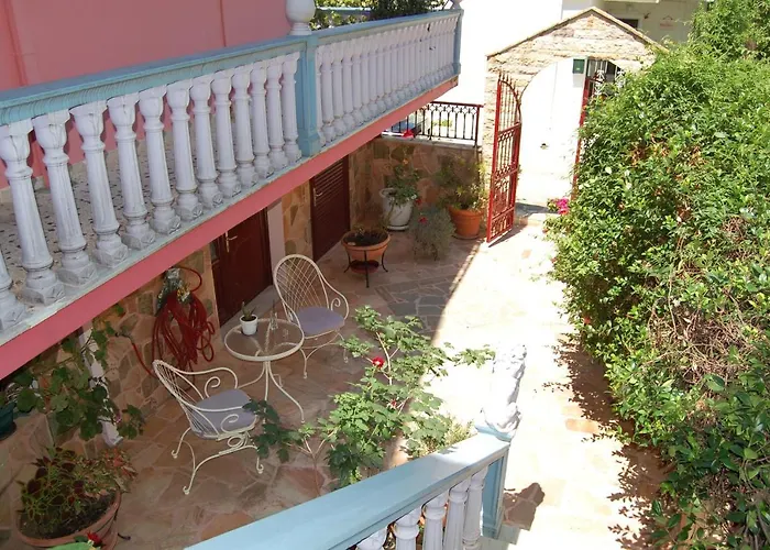 Alkyoni & Aparthotel 3*