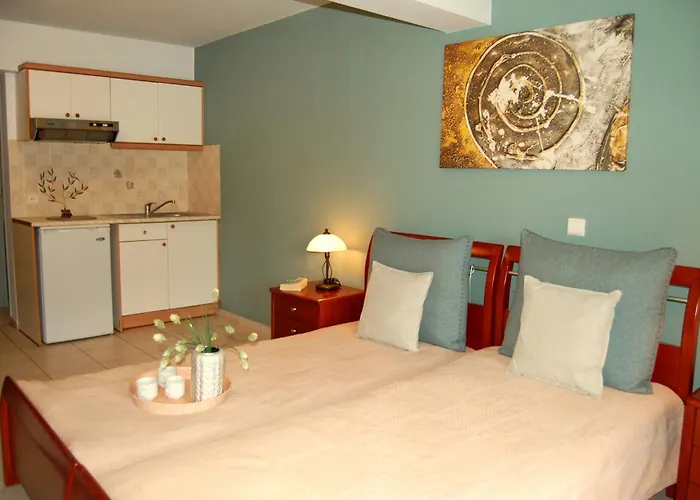 Alkyoni & Aparthotel 3*