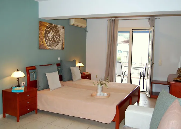 Aparthotel Alkyoni & 3*